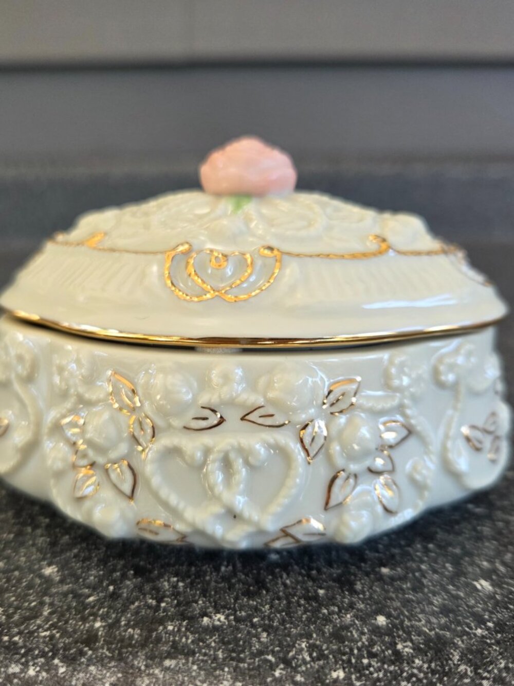 Lenox 1995 Songs of the Heart "Endless Love" Music Box Fine Porcelain WORKS